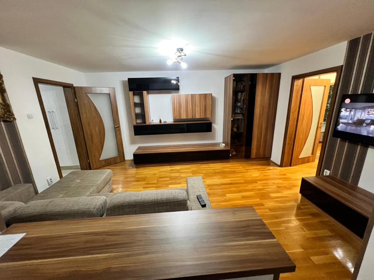 Debo Apartament Lugoj Eksteriør bilde